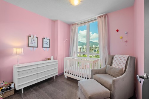 2001-188 Esplanade E, North Vancouver, BC 