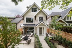 1-2154 E. 6 Avenue  Vancouver, BC V5N 1R1