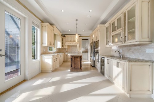 9631 Diamond Road, Richmond, BC 