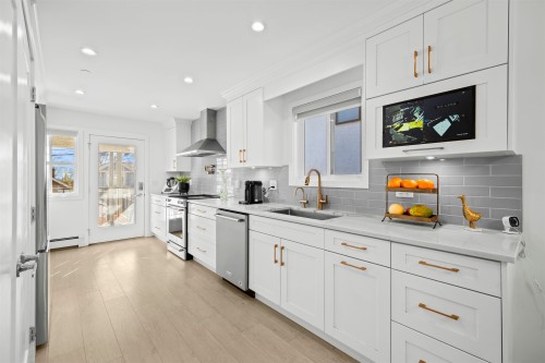 870 59Th Avenue W, Vancouver, BC 