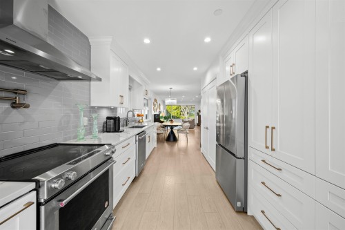 870 59Th Avenue W, Vancouver, BC 