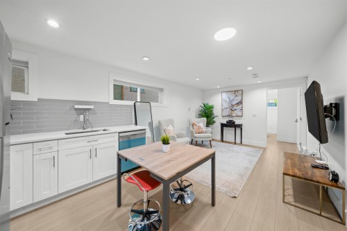 870 59Th Avenue W, Vancouver, BC 