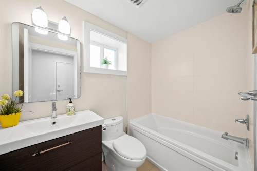 870 59Th Avenue W, Vancouver, BC 