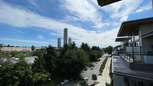 614-7599 15Th Street, Burnaby, BC 