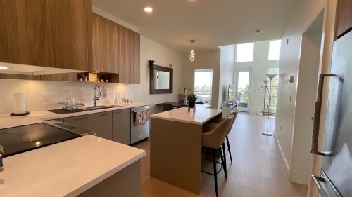 614-7599 15Th Street, Burnaby, BC 