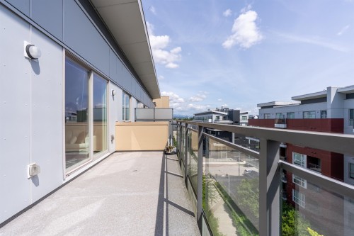 715-5311 Cedarbridge Way, Richmond, BC 