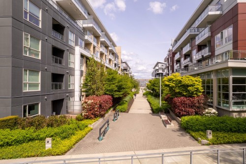 715-5311 Cedarbridge Way, Richmond, BC 