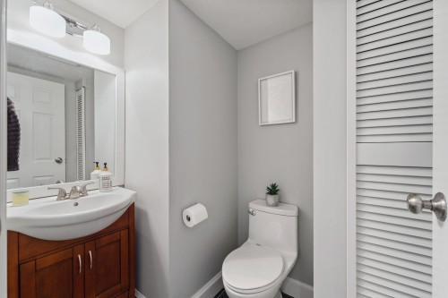 3349 Mountain Highway, North Vancouver, BC 