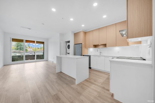 319-7599 15Th Street, Burnaby, BC 
