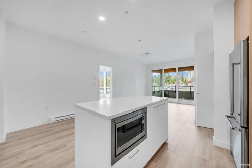 319-7599 15Th Street, Burnaby, BC 
