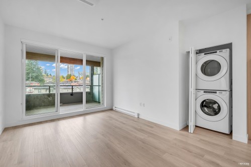 319-7599 15Th Street, Burnaby, BC 