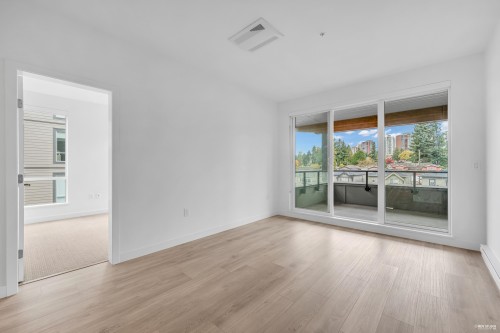 319-7599 15Th Street, Burnaby, BC 