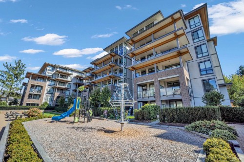 319-7599 15Th Street, Burnaby, BC 