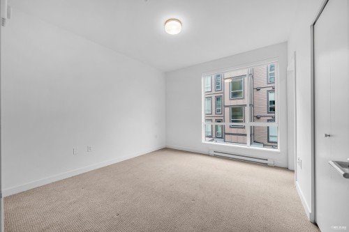 319-7599 15Th Street, Burnaby, BC 