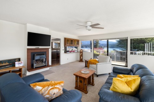 587 Beachview Drive, North Vancouver, BC 