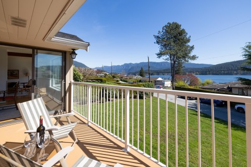 587 Beachview Drive, North Vancouver, BC 