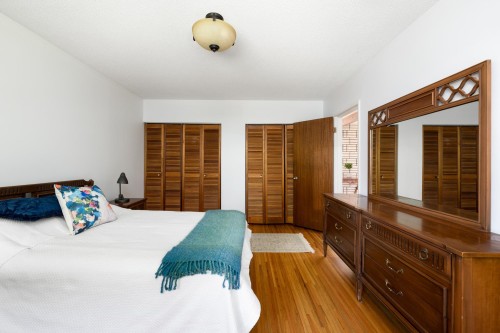 587 Beachview Drive, North Vancouver, BC 