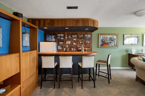 587 Beachview Drive, North Vancouver, BC 