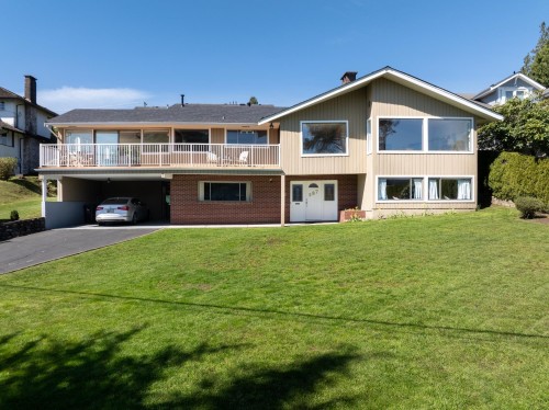 587 Beachview Drive, North Vancouver, BC 