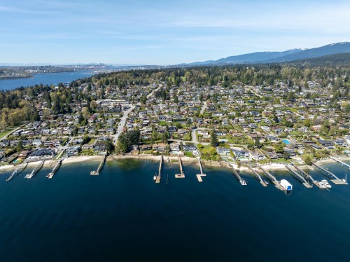 587 Beachview Drive, North Vancouver, BC 