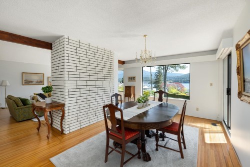 587 Beachview Drive, North Vancouver, BC 