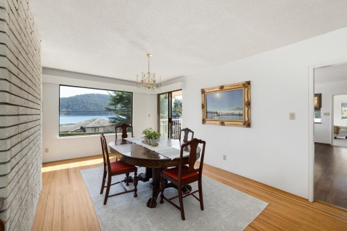 587 Beachview Drive, North Vancouver, BC 