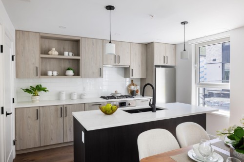 6835 Cambie Street, Vancouver, BC 