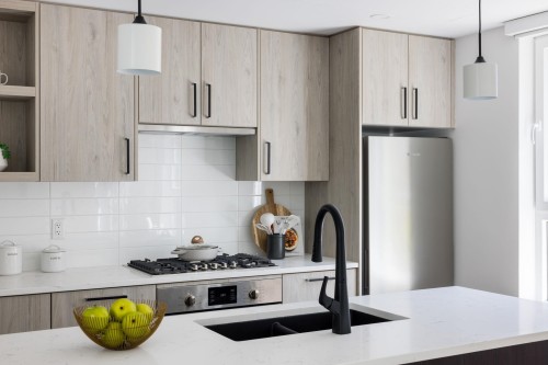 6835 Cambie Street, Vancouver, BC 