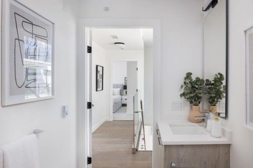 6835 Cambie Street, Vancouver, BC 