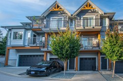 2-22810 113 Avenue  Maple Ridge, BC V2X 3N2
