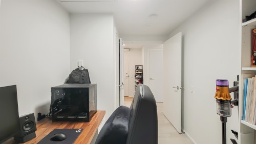 711-3833 Evergreen Place, Burnaby, BC 