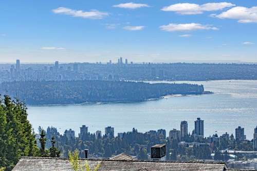 2263 Lythe Court, West Vancouver, BC 