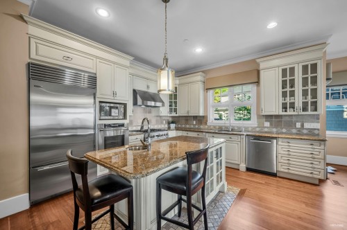 2263 Lythe Court, West Vancouver, BC 