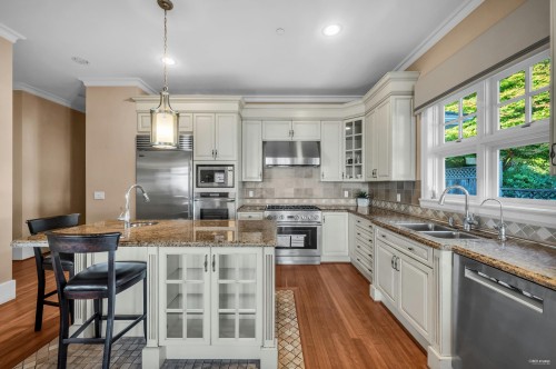 2263 Lythe Court, West Vancouver, BC 