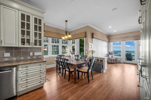 2263 Lythe Court, West Vancouver, BC 