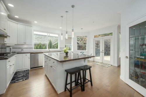 2757 Chelsea Court, West Vancouver, BC 