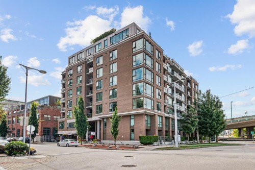 203-1919 Wylie Street  Vancouver, BC V5Y 0E7