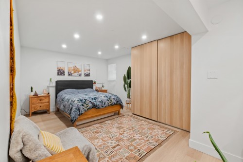 869 Clements Avenue, North Vancouver, BC 