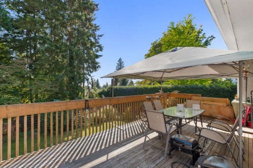 869 Clements Avenue, North Vancouver, BC 