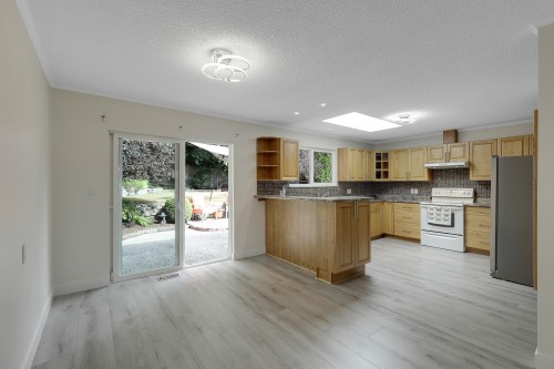 732 29Th Street E, North Vancouver, BC 