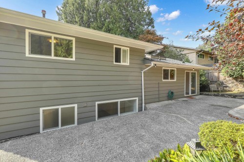 732 29Th Street E, North Vancouver, BC 