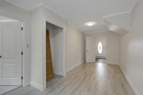 732 29Th Street E, North Vancouver, BC 