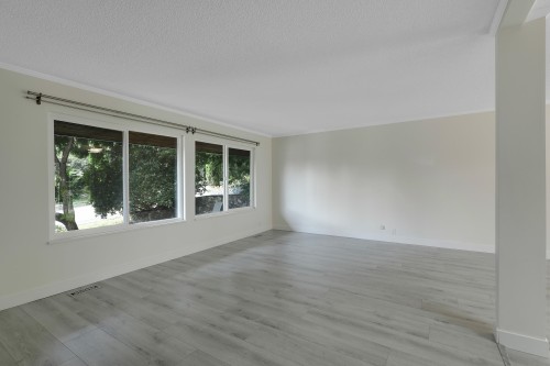 732 29Th Street E, North Vancouver, BC 