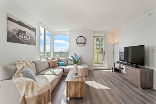 807-8181 Chester Street  Vancouver, BC V5X 0J9