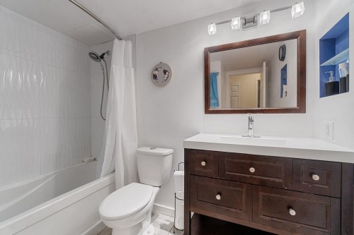 118-7431 Minoru Boulevard, Richmond, BC 