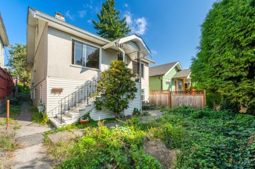 2641 7Th Avenue E, Vancouver, BC 