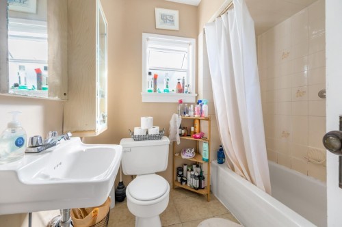 2641 7Th Avenue E, Vancouver, BC 