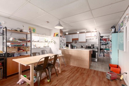 2483 6Th Avenue W, Vancouver, BC 