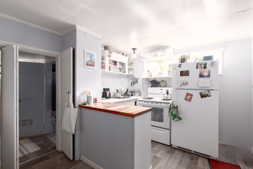 2483 6Th Avenue W, Vancouver, BC 