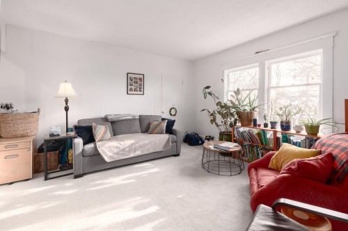 2483 6Th Avenue W, Vancouver, BC 